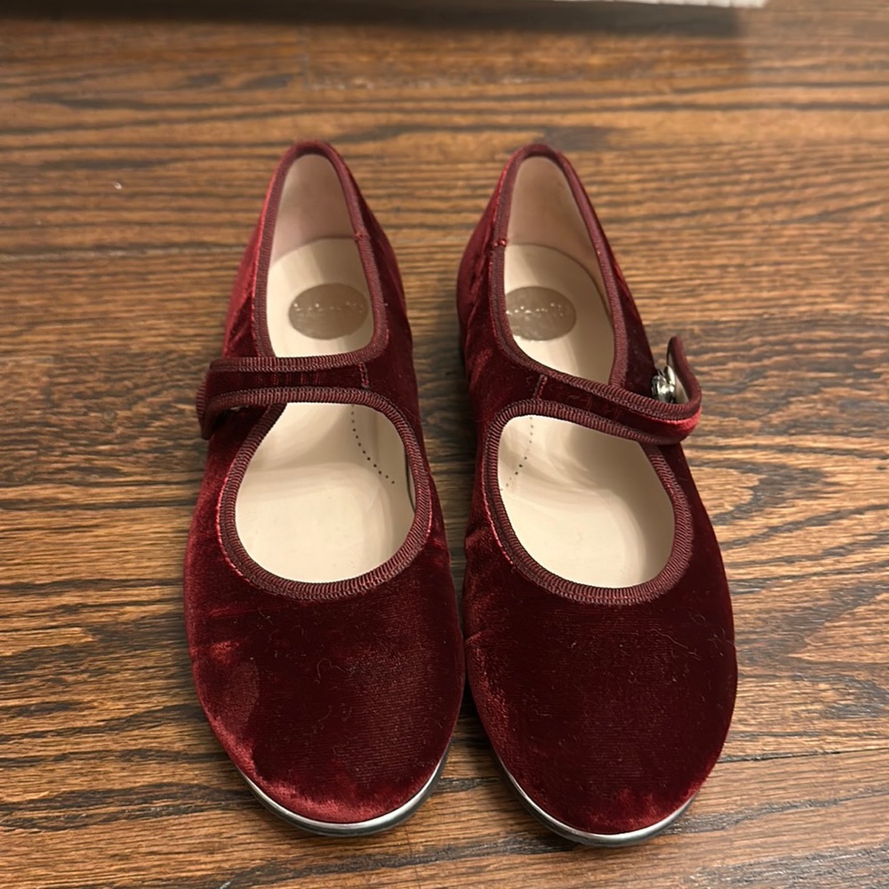 Beberlis Mary Jane shoes
